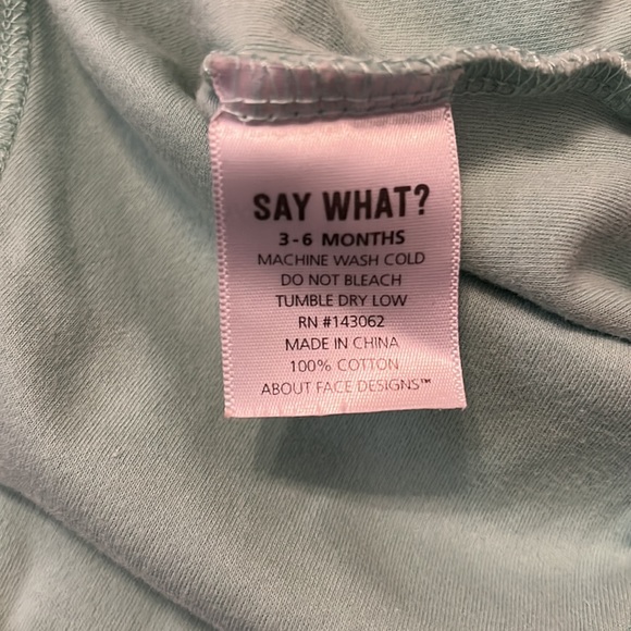 NWOT Say What? Baby Onesie I Still Live With My Parents Humor Tee Gift Sz 3-6 mo - Picture 6 of 6